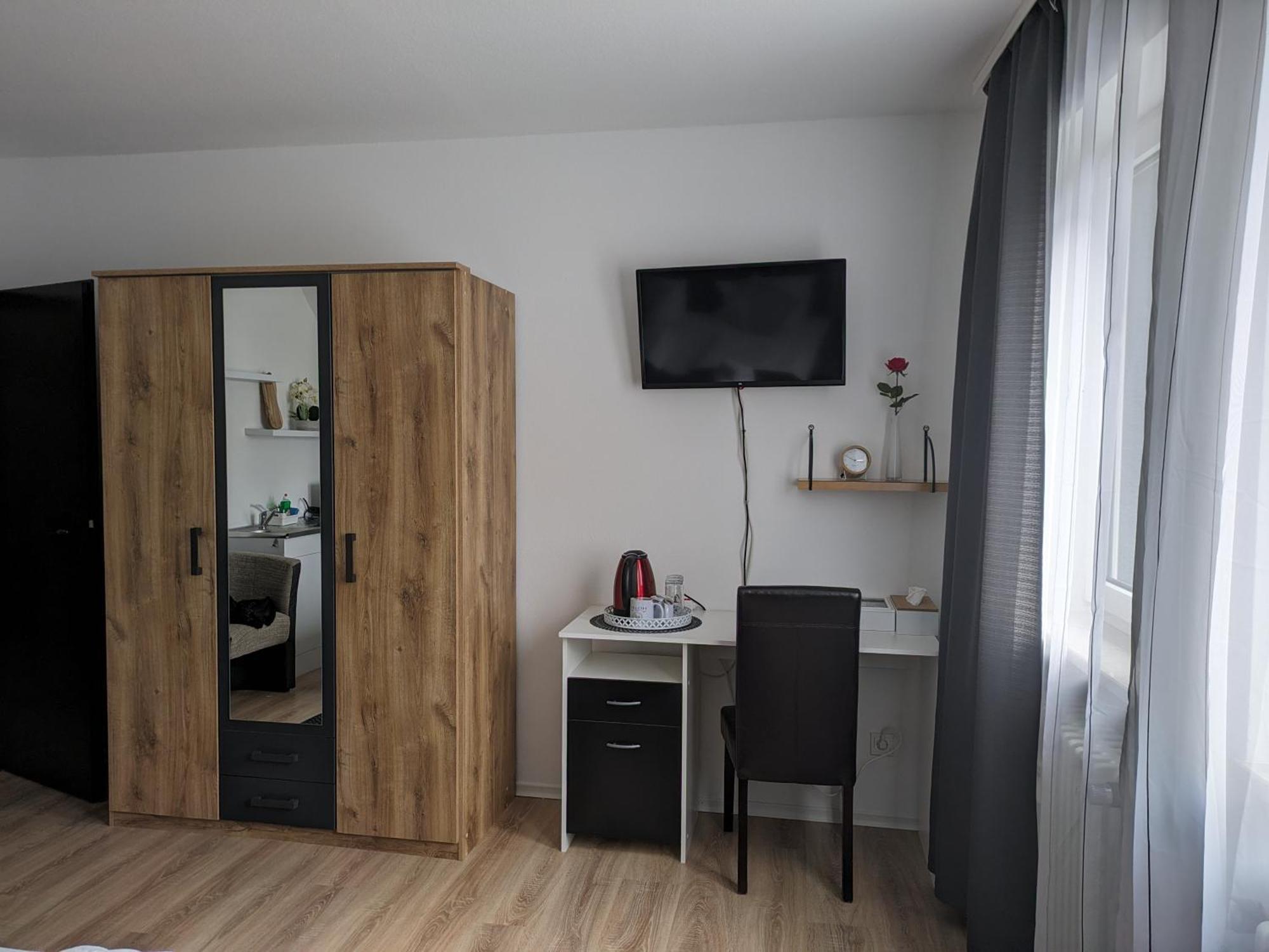 Hotel Ari Kaiserslautern Bagian luar foto