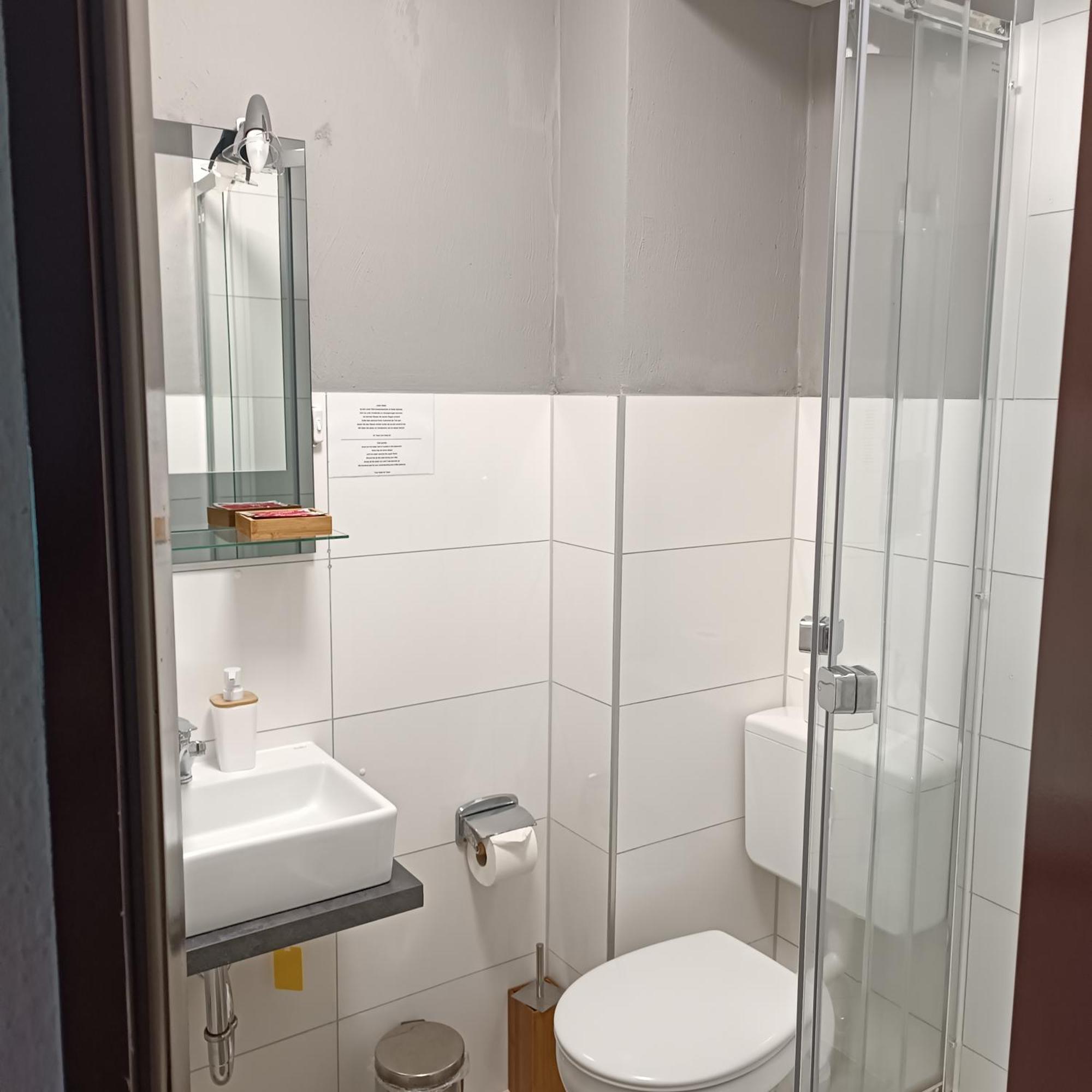 Hotel Ari Kaiserslautern Bagian luar foto